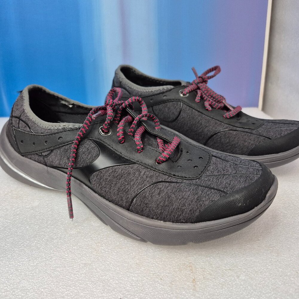 Natural Sport tennis shoe / Sneakers "Lucky" Size 8.5M